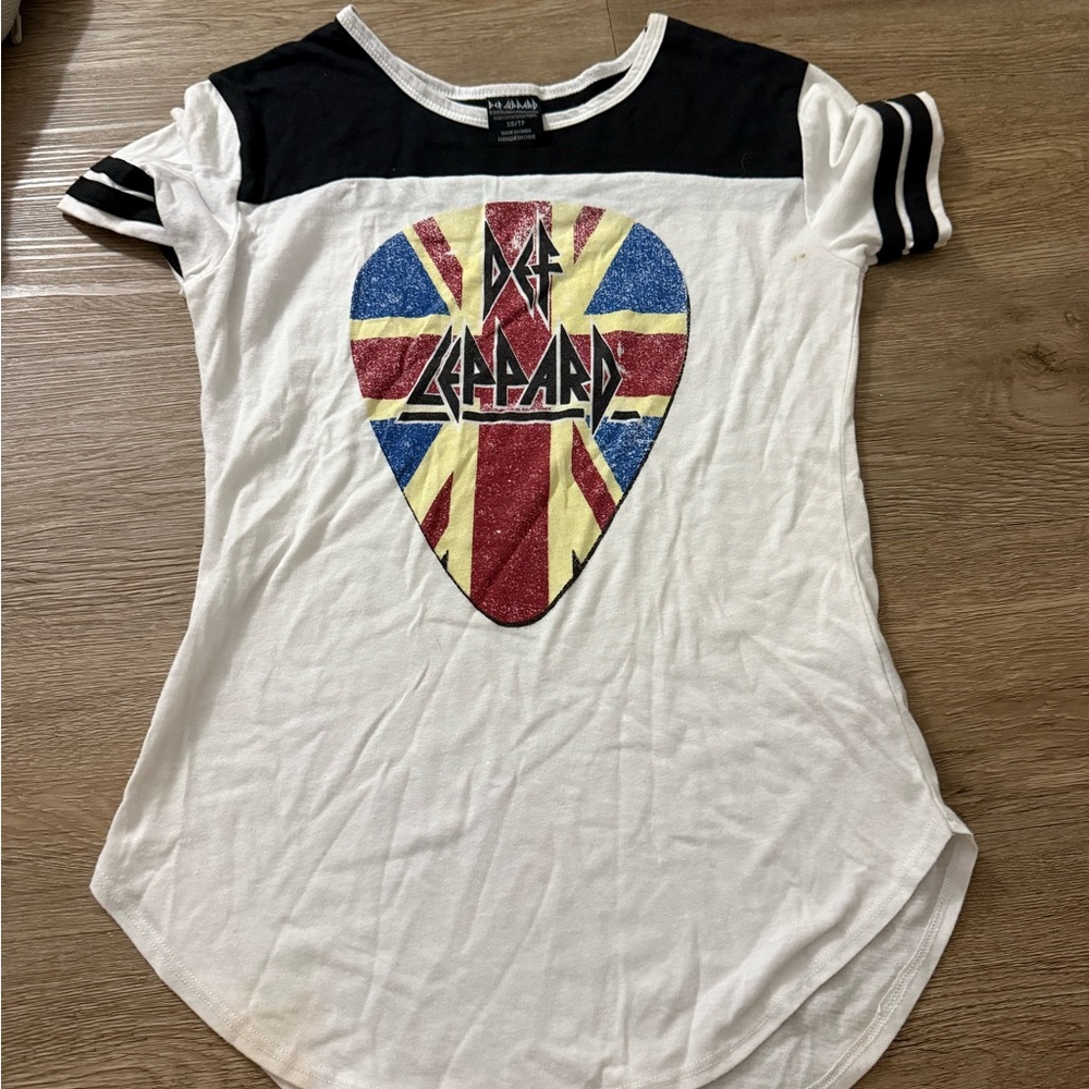 Vintage Def Leppard shirt